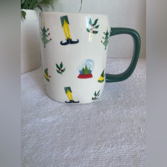 Rae Dunn Other - Rae Dunn Holiday Mug with Green‎ Handle